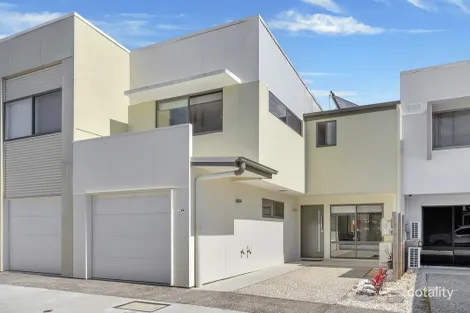 Property photo of 19/22 Careel Close Helensvale QLD 4212