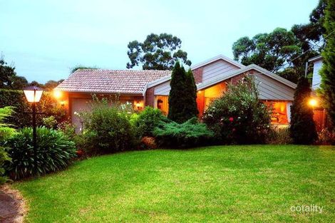 15 Clematis Ave, Ferntree Gully, VIC 3156