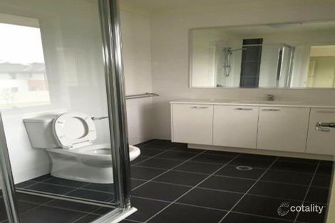 Property photo of 9 Britannia Drive Glenfield NSW 2167