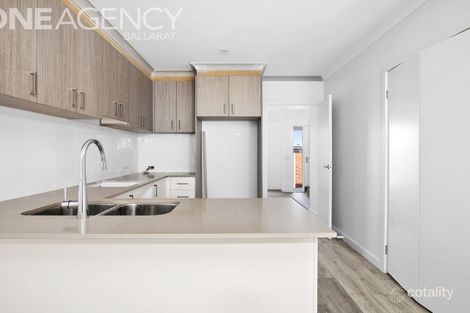 Property photo of 4/1106 Gregory Street Lake Wendouree VIC 3350