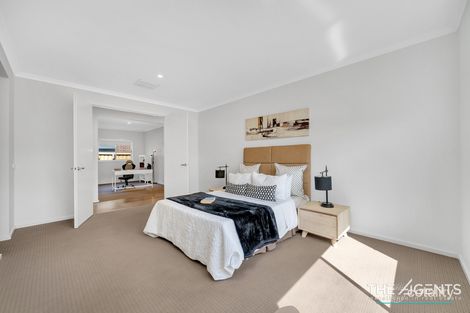 Property photo of 11 Gairdner Street Manor Lakes VIC 3024