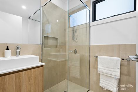 2/6 Justin Cct, Hampton Park, VIC 3976