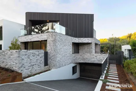 71 National Cct, Deakin, ACT 2600