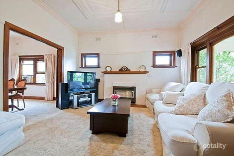 Property photo of 33 Robert Street Bentleigh VIC 3204