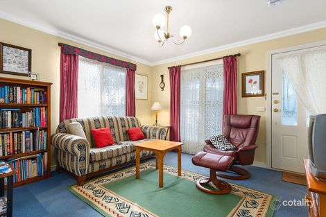 Property photo of 1/58A Urquhart Street Woodend VIC 3442