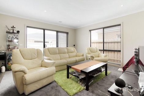 Property photo of 18 Windrest Way Point Cook VIC 3030