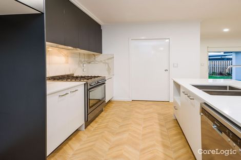 Property photo of 52 Flametree Circuit Arundel QLD 4214