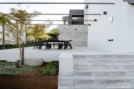 Property photo of 71 National Circuit Deakin ACT 2600