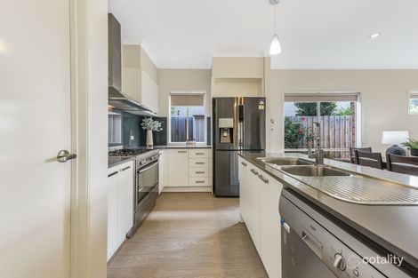 Property photo of 18 Orlando Crescent Keysborough VIC 3173