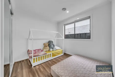 Property photo of 8 Yukon Street Truganina VIC 3029