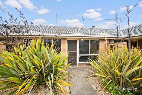 2/17 Webbcona Pde, Wendouree, VIC 3355