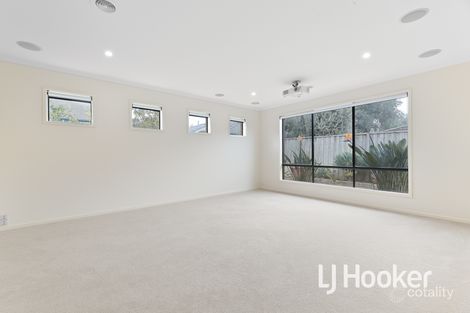 Property photo of 17 Wattle Valley Close Lyndhurst VIC 3975