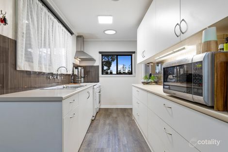 Property photo of 44 Willow Grove Wendouree VIC 3355