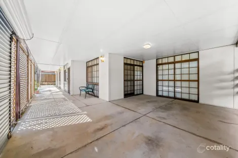 Property photo of 10 Chatswood Road Springwood QLD 4127