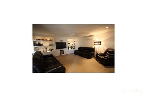 Property photo of 16 Connemara Drive Kawana QLD 4701