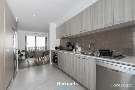 Property photo of 9 Olsen Walk Mill Park VIC 3082