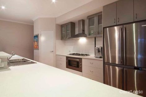 Property photo of 4 Hygeia Bend Atwell WA 6164