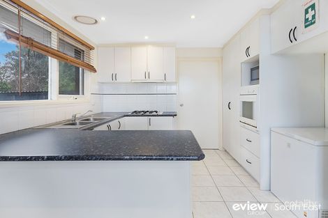 Property photo of 13 Daniel Solander Drive Endeavour Hills VIC 3802