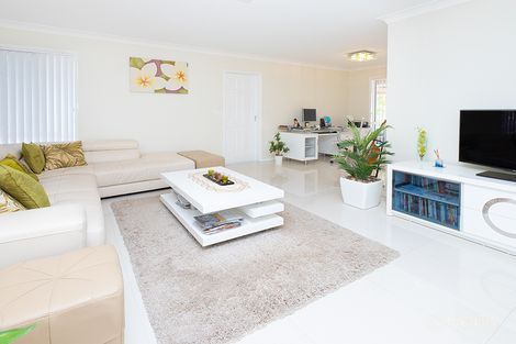 Property photo of 6 Colombard Place Heritage Park QLD 4118