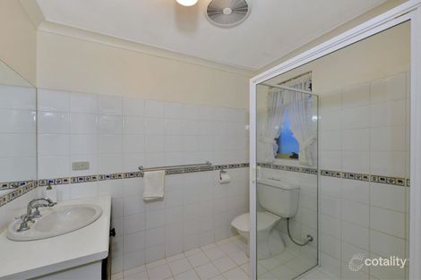 Property photo of 2 Glenroy Close Halls Head WA 6210