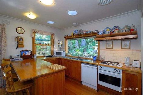 Property photo of 10 Kitchener Road Tecoma VIC 3160