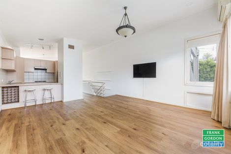 11/15 Beach St, Port Melbourne, VIC 3207