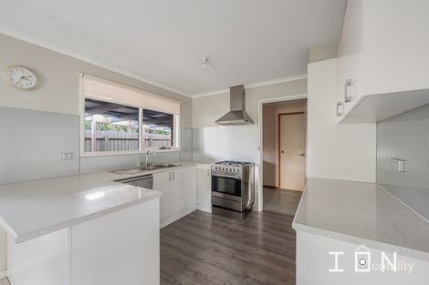 Property photo of 16 Wakefield Court Cranbourne North VIC 3977