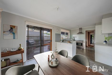 Property photo of 16 Wakefield Court Cranbourne North VIC 3977
