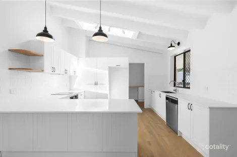 Property photo of 3 Evergreen Drive Elanora QLD 4221