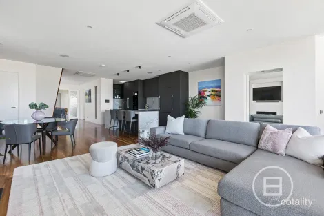 Property photo of 53 Beach Road Hampton VIC 3188