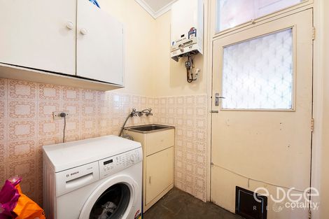 23 Robert Ct, Para Hills, SA 5096