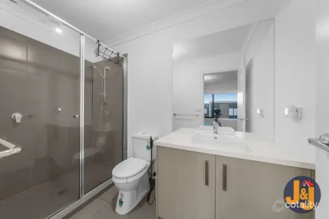 Property photo of 156 Vearings Road Wollert VIC 3750