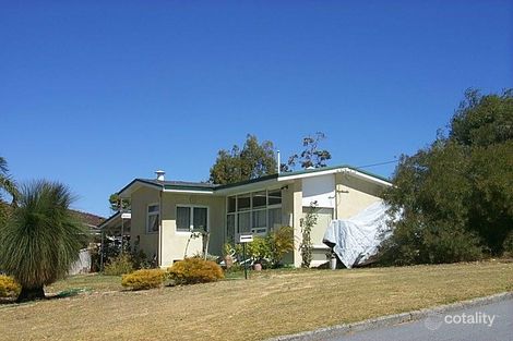 2 Williams Ct, Melville, WA 6156