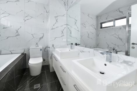 Property photo of 2/8 Wridgway Avenue Burwood VIC 3125