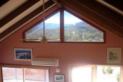 Property photo of 4 Summit View Court Merrijig VIC 3723