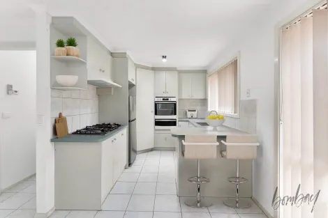 Property photo of 5 Rostron Way Roxburgh Park VIC 3064