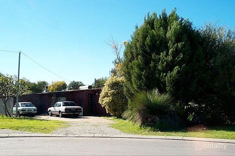 Property photo of 8 Clennett Close Cooloongup WA 6168