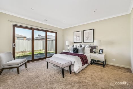 Property photo of 13 Chorus Way Cranbourne East VIC 3977