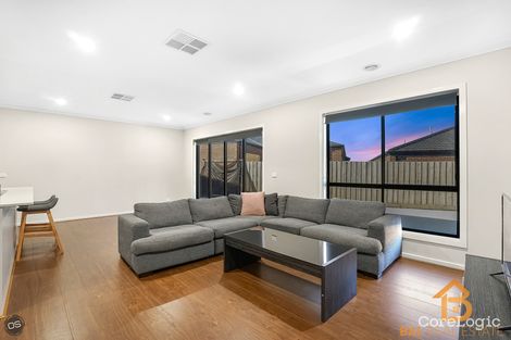 Property photo of 18 Tangor Rise Tarneit VIC 3029