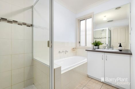 Property photo of 11 Tudor Drive Mooroolbark VIC 3138