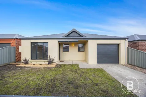 35 Yarra Park Dr, Sebastopol, VIC 3356