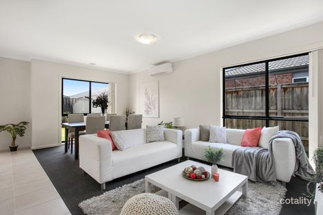 Property photo of 5 Field Street Pakenham VIC 3810