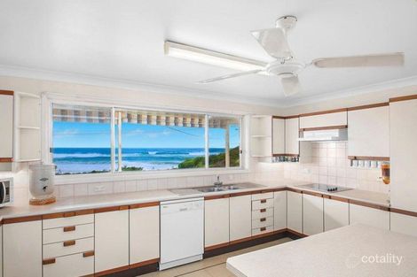 Property photo of 136 Caves Beach Road Caves Beach NSW 2281