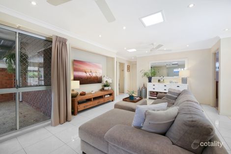 Property photo of 2/138 Oxley Drive Paradise Point QLD 4216