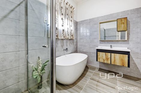 Property photo of 1/8 Care Close Meadow Heights VIC 3048