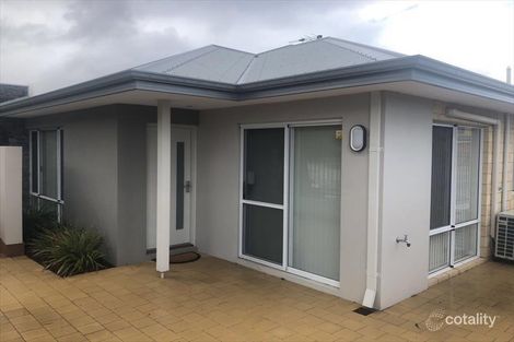Property photo of 1/2 Horsham Crescent Harrisdale WA 6112