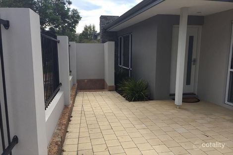 Property photo of 1/2 Horsham Crescent Harrisdale WA 6112