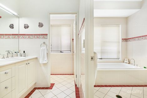 Property photo of 13 Midhurst Court Arundel QLD 4214