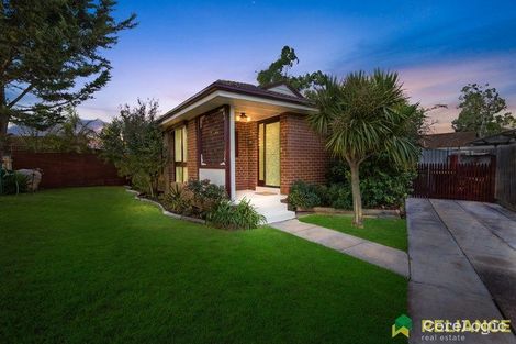 Property photo of 5 Dianne Place Melton West VIC 3337