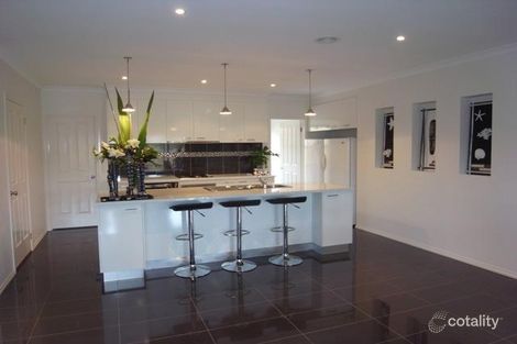 Property photo of 26 Miller Close Drouin VIC 3818